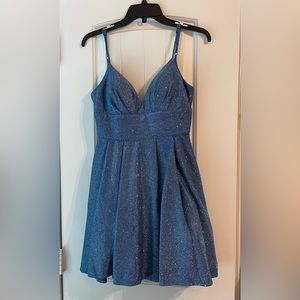 Dillard’s B darlin dress size 7/8 sparkly blue